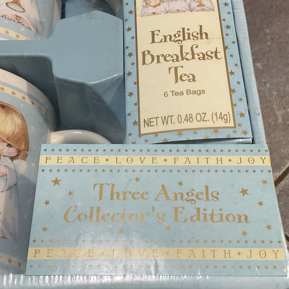 Three Angels Mug Set with Tea - Picture 4 of 7